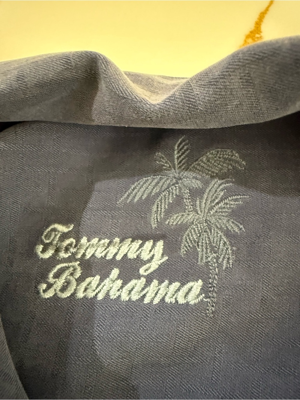 Tommy Bahama Blue 100% Silk Short Sleeve Button-Front Shirt L Double Take Cigars - Picture 6 of 7